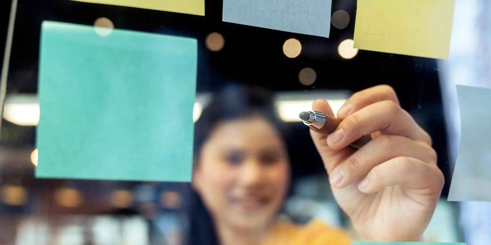 Зображення нотаток зі списком бізнес-потреб